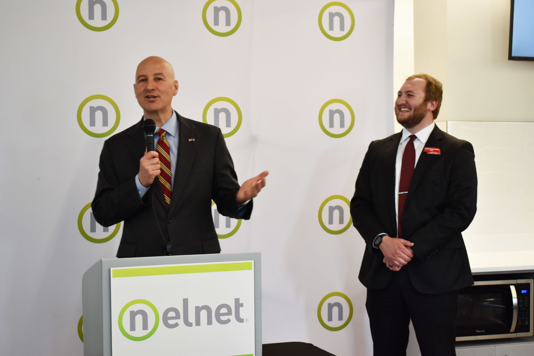 Pete Ricketts in Columbus